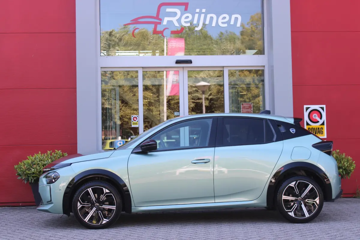 1.2 Hybrid 110PK AUTOMAAT LX | CAMERA VOOR + ACHTER | PARKEERSENSOREN VOOR + ACHTER | DRIVE PACK: ADAPTIVE CRUISE CONTROL/DODEHOEK DETECTIE/ELEKTRISCH INKLAPBARE BUITENSPIEGELS/SPROTIEF STUU
