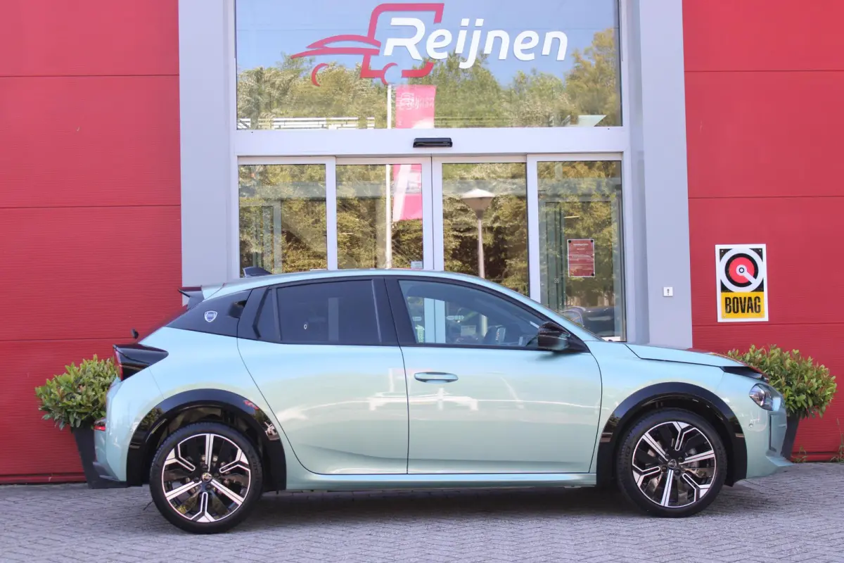 1.2 Hybrid 110PK AUTOMAAT LX | CAMERA VOOR + ACHTER | PARKEERSENSOREN VOOR + ACHTER | DRIVE PACK: ADAPTIVE CRUISE CONTROL/DODEHOEK DETECTIE/ELEKTRISCH INKLAPBARE BUITENSPIEGELS/SPROTIEF STUU