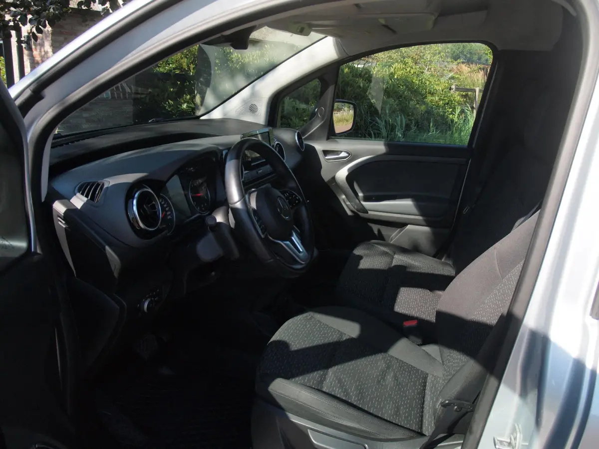 112 CDI L2 Pro | 3 persoons | Camera | Trekhaak | Automaat | Apple Carplay | Navi | Cruise Control |