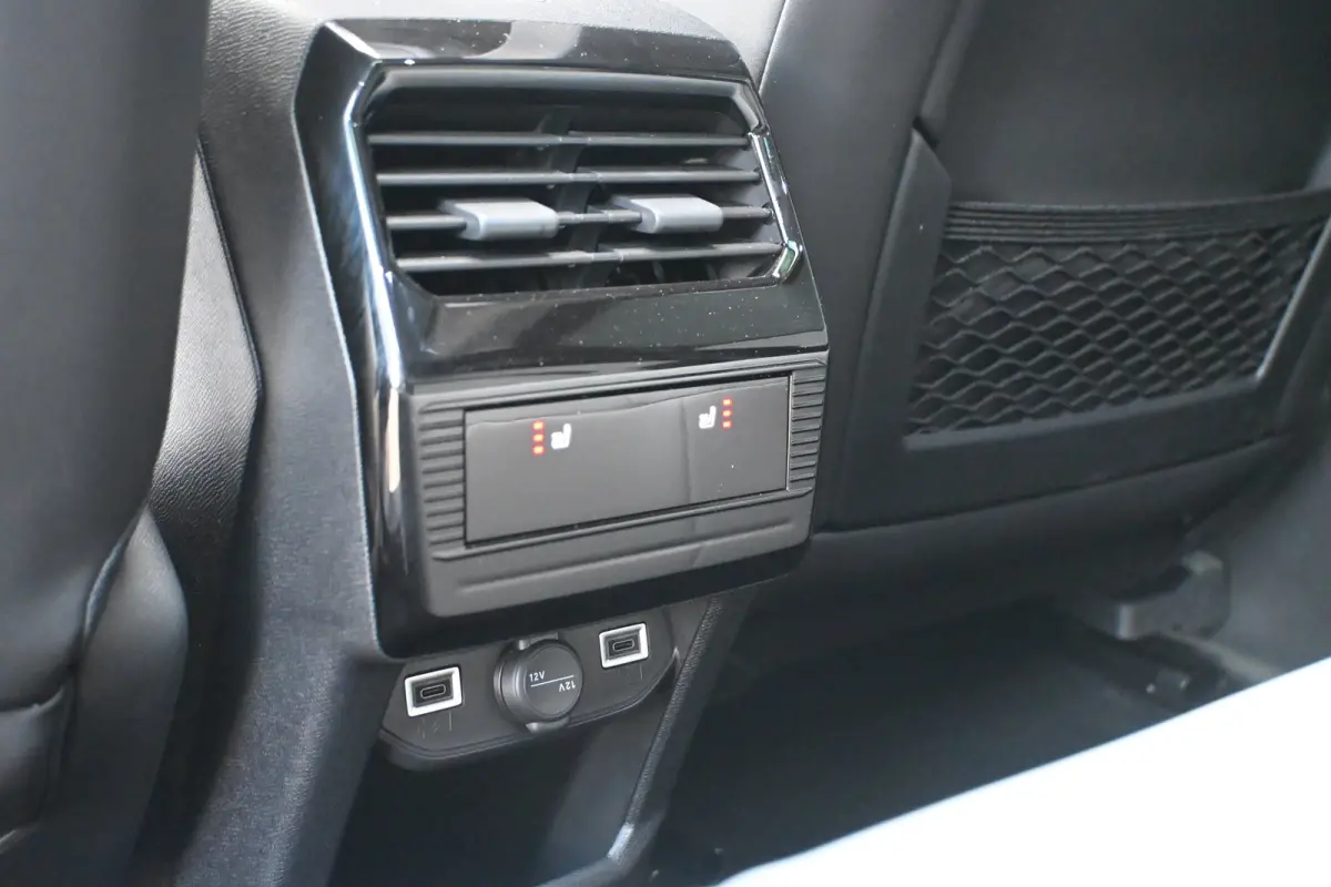 1.6 Plug-In Hybrid 195 Max tot 8 Jaar Garantie! | Schuif-/Kanteldak | Stoel/Stuurverwarming | Massagestoelen | Vol-Leder | Adaptive Cruise !!