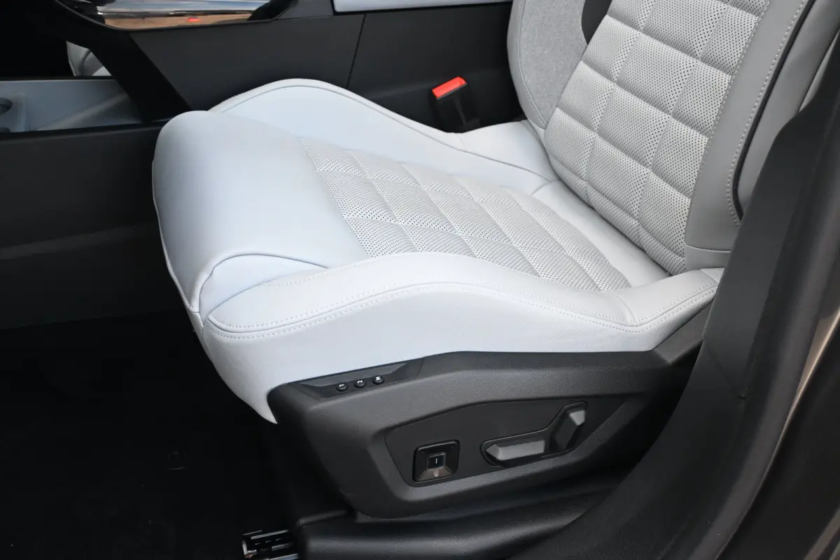 1.6 Plug-In Hybrid 195 Max tot 8 Jaar Garantie! | Schuif-/Kanteldak | Stoel/Stuurverwarming | Massagestoelen | Vol-Leder | Adaptive Cruise !!