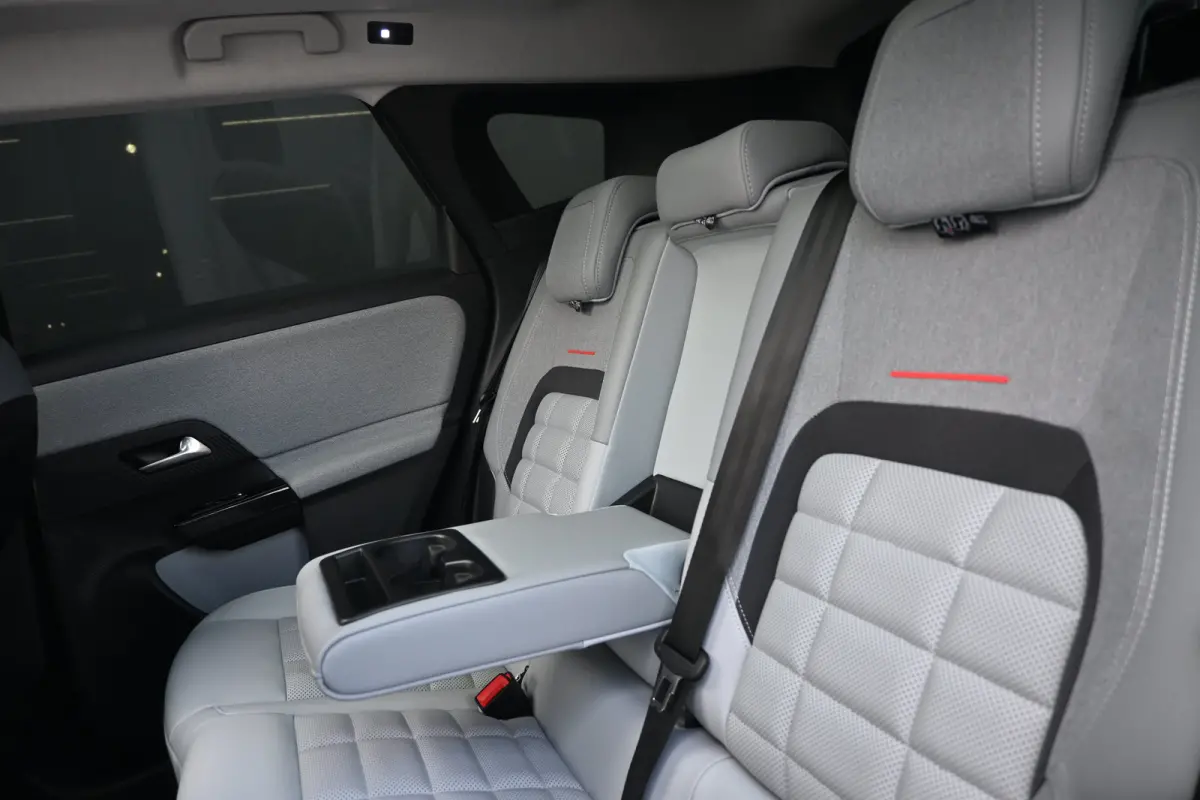 1.6 Plug-In Hybrid 195 Max tot 8 Jaar Garantie! | Schuif-/Kanteldak | Stoel/Stuurverwarming | Massagestoelen | Vol-Leder | Adaptive Cruise !!