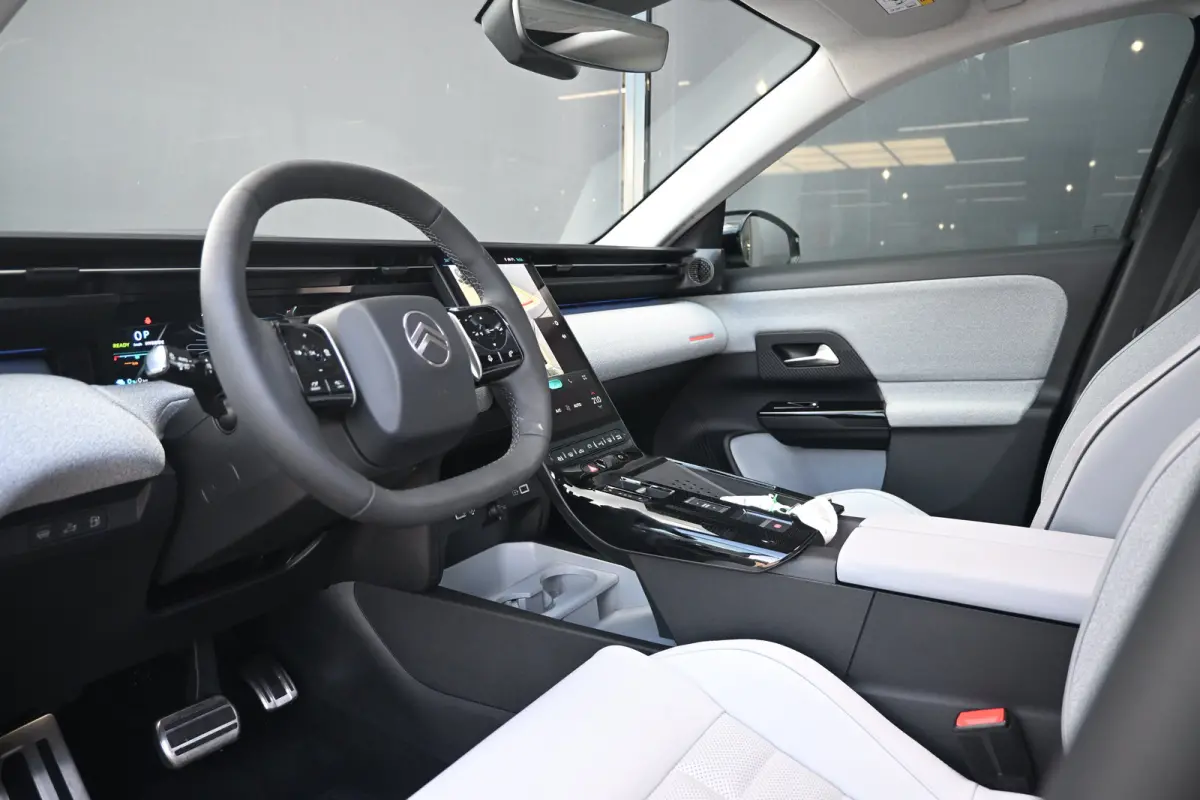 1.6 Plug-In Hybrid 195 Max tot 8 Jaar Garantie! | Schuif-/Kanteldak | Stoel/Stuurverwarming | Massagestoelen | Vol-Leder | Adaptive Cruise !!