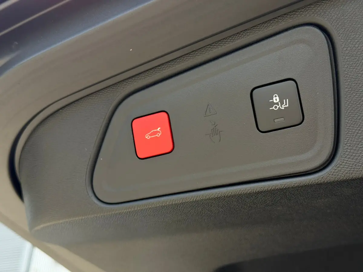 1.6 HYbrid 225 Allure Pack Business Trekhaak | Achteruitrijcamera | Keyless | Elektrische achterklep | Stoel verwarming | Apple carplay & Android auto | Navigatie