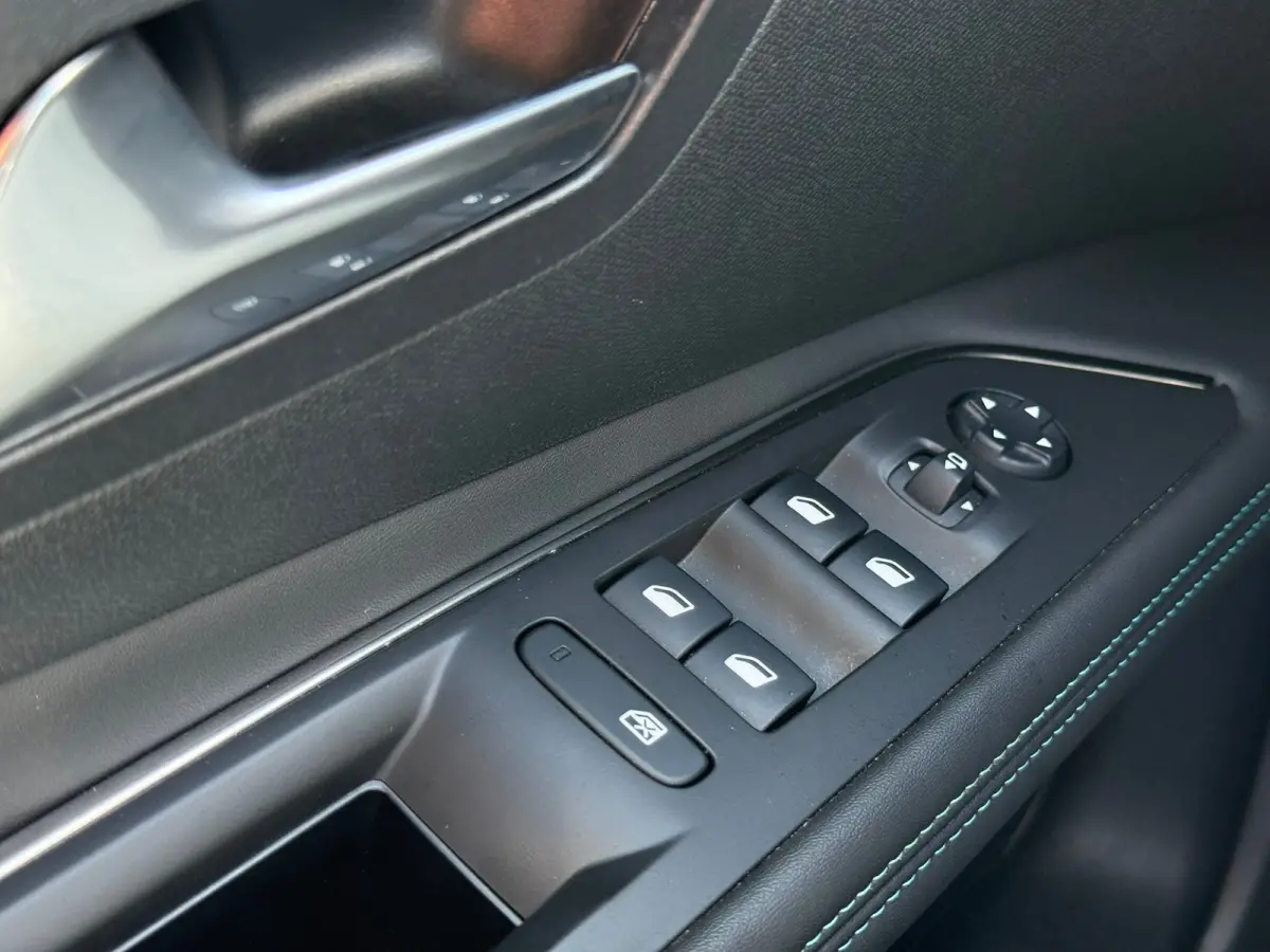 1.6 HYbrid 225 Allure Pack Business Trekhaak | Achteruitrijcamera | Keyless | Elektrische achterklep | Stoel verwarming | Apple carplay & Android auto | Navigatie
