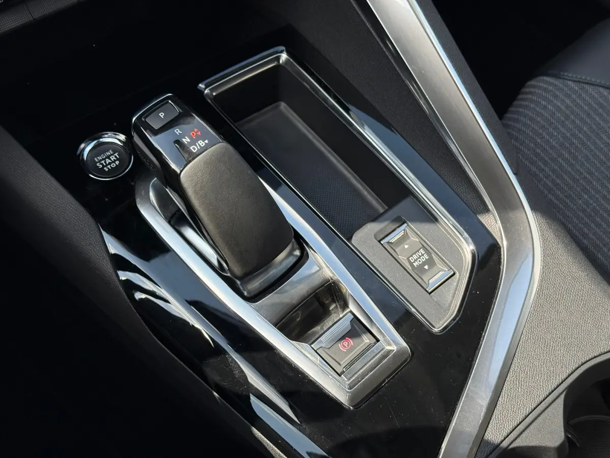 1.6 HYbrid 225 Allure Pack Business Trekhaak | Achteruitrijcamera | Keyless | Elektrische achterklep | Stoel verwarming | Apple carplay & Android auto | Navigatie