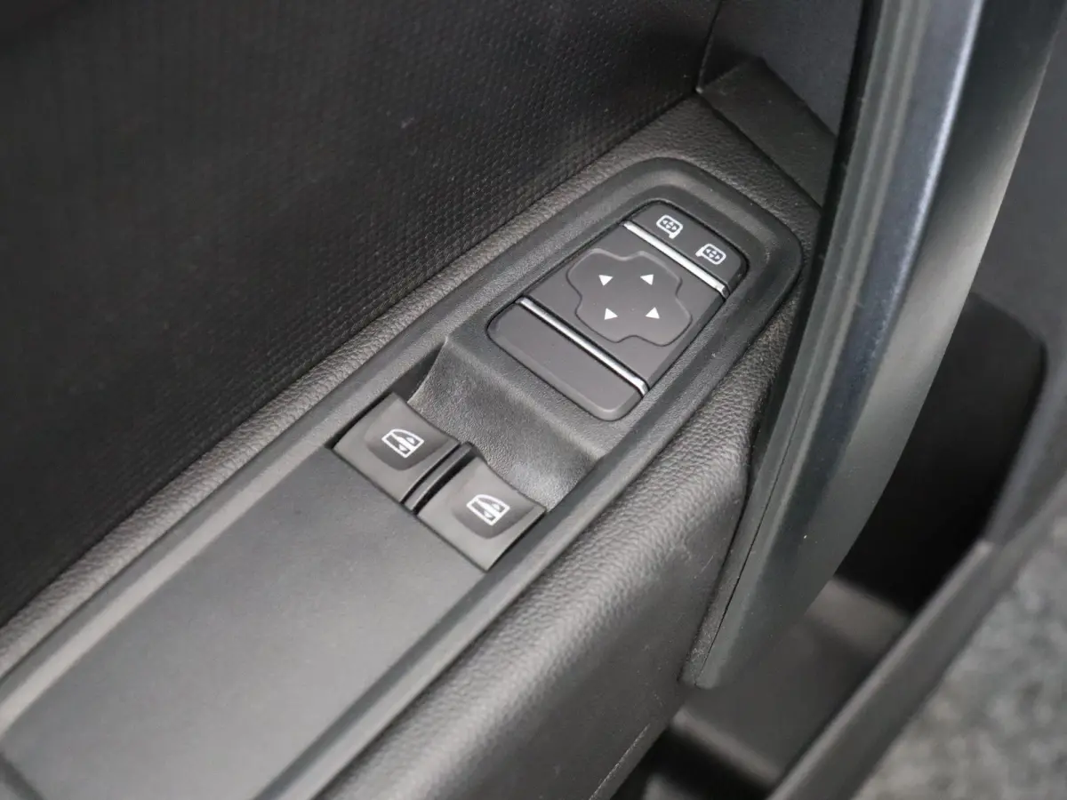 Extra L2 22 kW 44 kWh | Climate control |  Parkeersensoren rondom |  Achteruitrijcamera |
