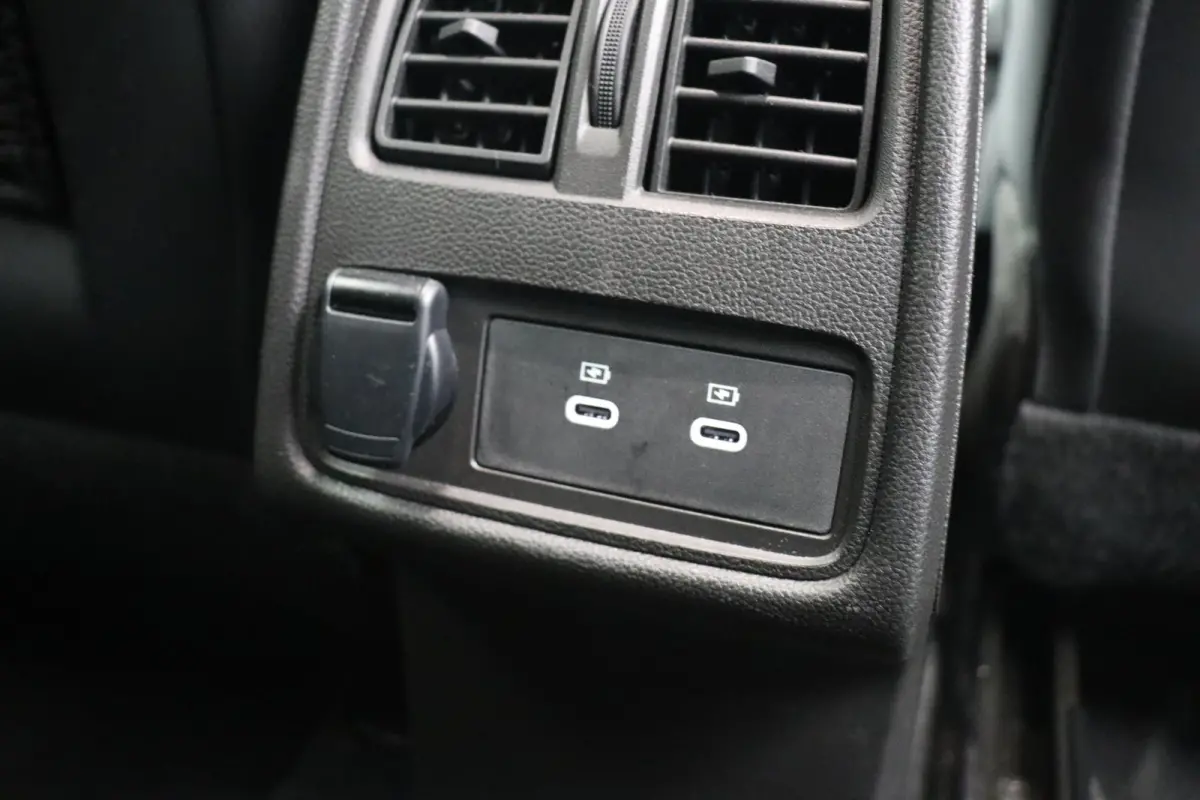 TCe 90 techno | Harman Kardon | Stoel en stuurverwarming | Achteruitrijcamera |