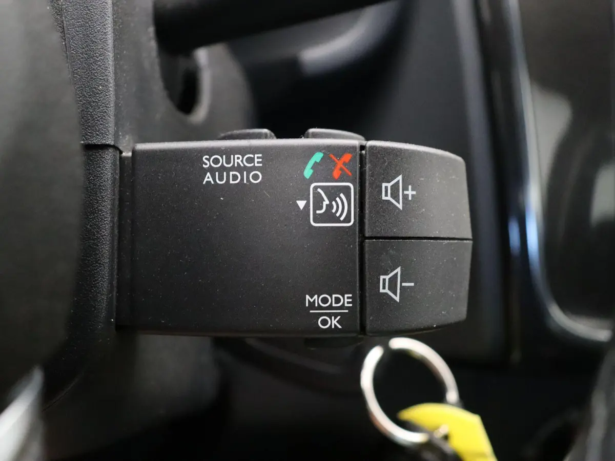 0.9 TCe SL Royaal | Dealer onderhouden | Achteruitrijcamera | Airco | Lichtmetalen velgen | Cruise control |