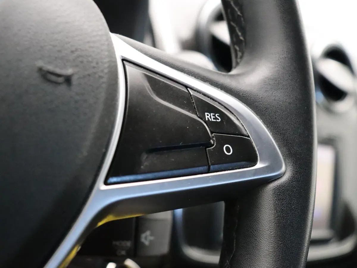 0.9 TCe SL Royaal | Dealer onderhouden | Achteruitrijcamera | Airco | Lichtmetalen velgen | Cruise control |