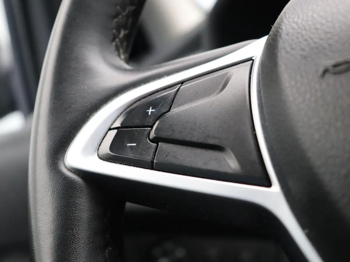 0.9 TCe SL Royaal | Dealer onderhouden | Achteruitrijcamera | Airco | Lichtmetalen velgen | Cruise control |