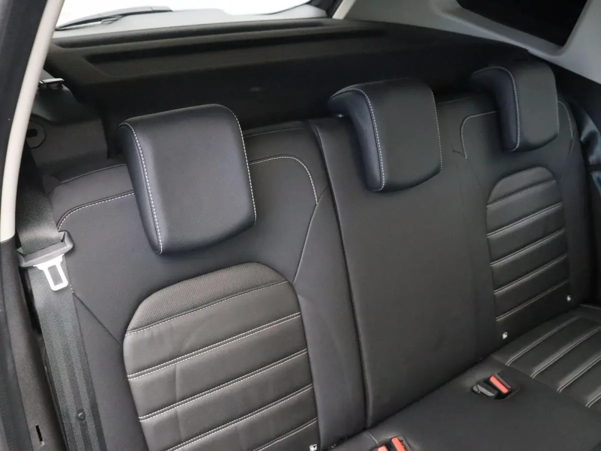 1.3 TCe 4x4 Prestige | Trekhaak 1500kg geremd | Lederen bekleding | Cimate control | Achteruitrijcamera | Dodehoek detectie |