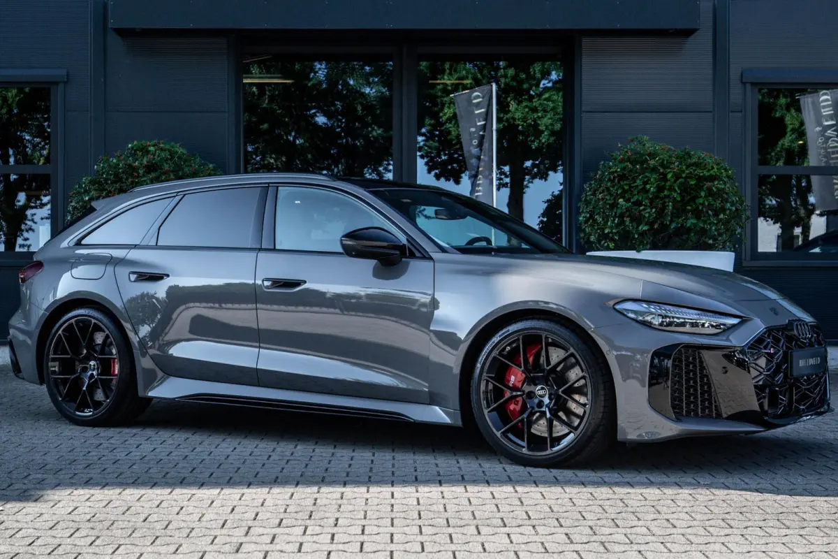 RS5 Avant e-hybrid quattro
