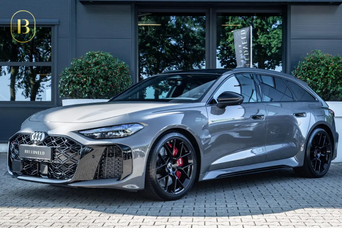 RS5 Avant e-hybrid quattro
