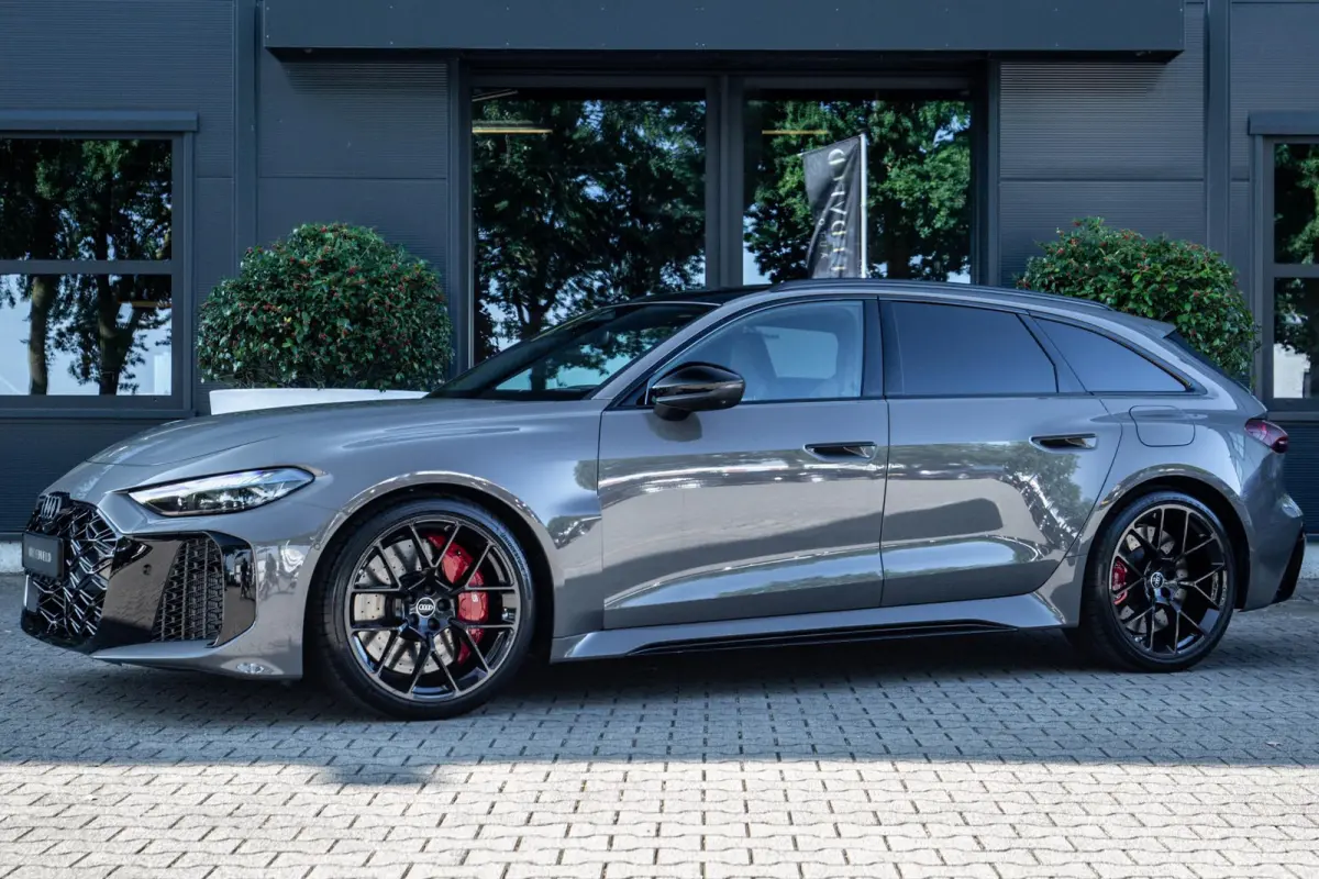 RS5 Avant e-hybrid quattro