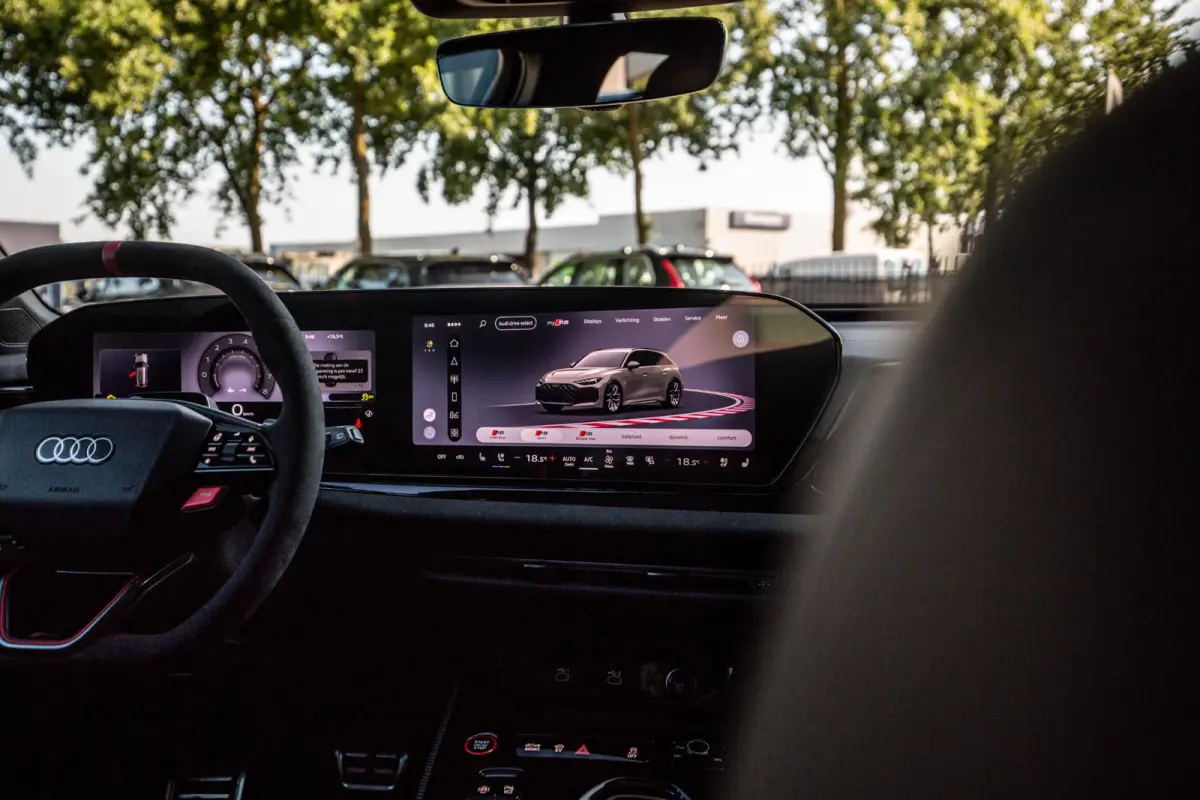 RS5 Avant e-hybrid quattro