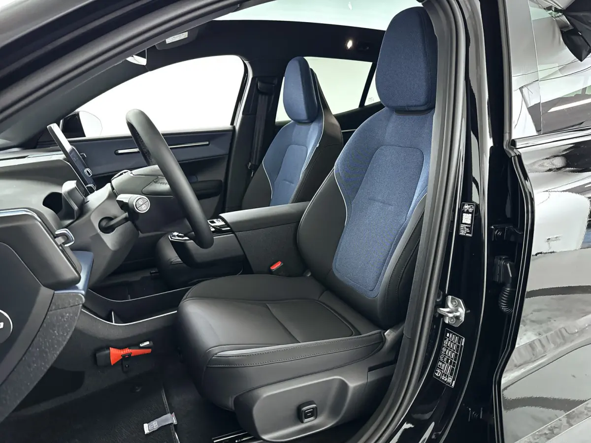Twin Motor Performance Ultra Europa Sport 69 kWh | Panoramadak | 360° camera | Harman Kardon | Stoel- en Stuurverwarming