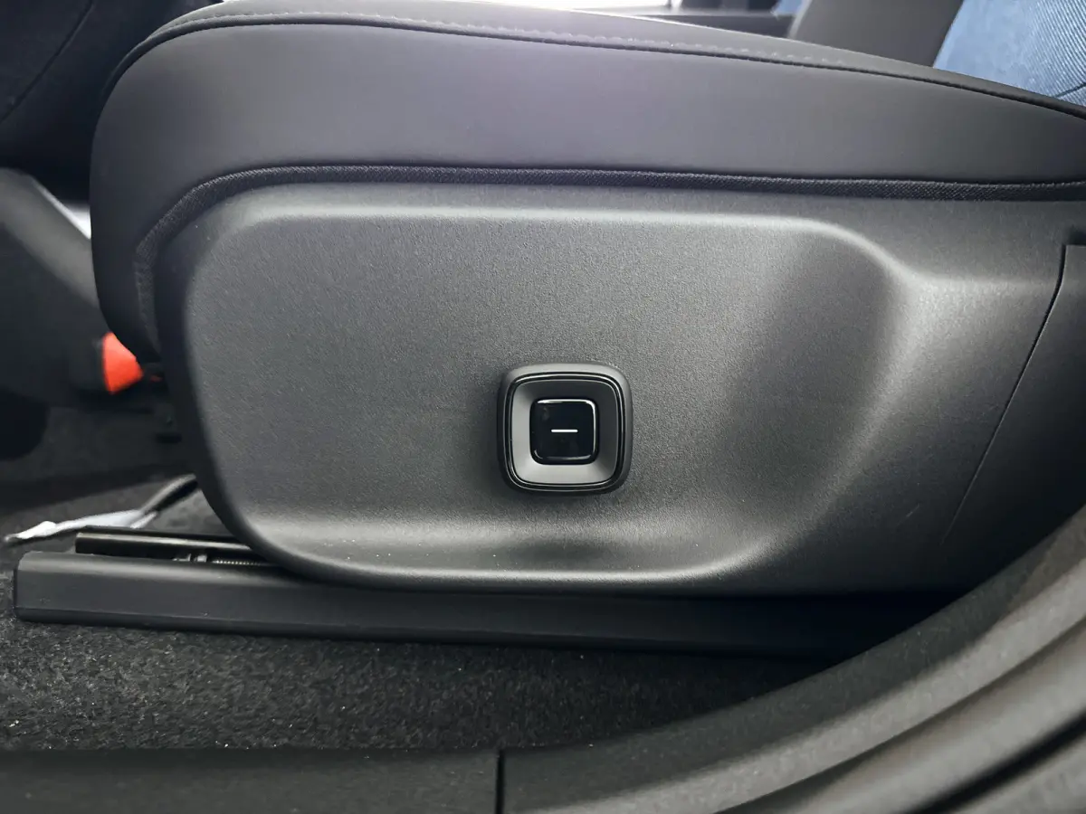 Twin Motor Performance Ultra Europa Sport 69 kWh | Panoramadak | 360° camera | Harman Kardon | Stoel- en Stuurverwarming