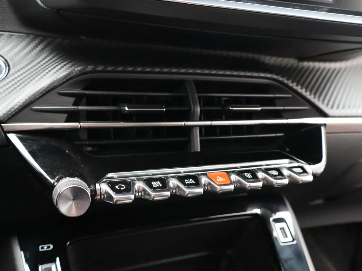 EV Active 50 kWh SOH 90% | Navigatie | Camera | Parkeersenoren | Apple Carplay/Android Auto | Climate Control