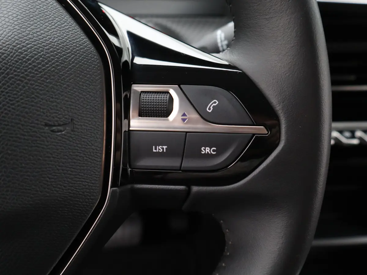 EV Active 50 kWh SOH 90% | Navigatie | Camera | Parkeersenoren | Apple Carplay/Android Auto | Climate Control