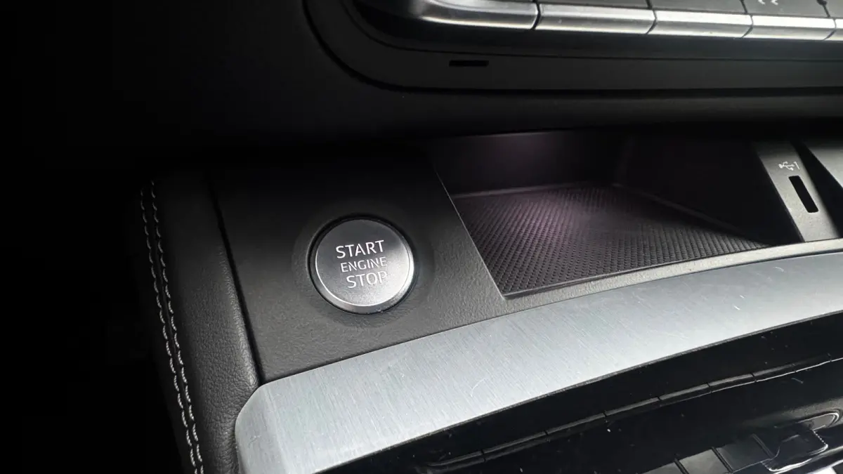 55 TFSIe 367PK S EDITION AUTOMAAT / NAVI / LEDER / CLIMA / FULL-LED / PDC / KEYLESS / 20" LMV / 2X S-LINE / ADAPT. CRUISE !!