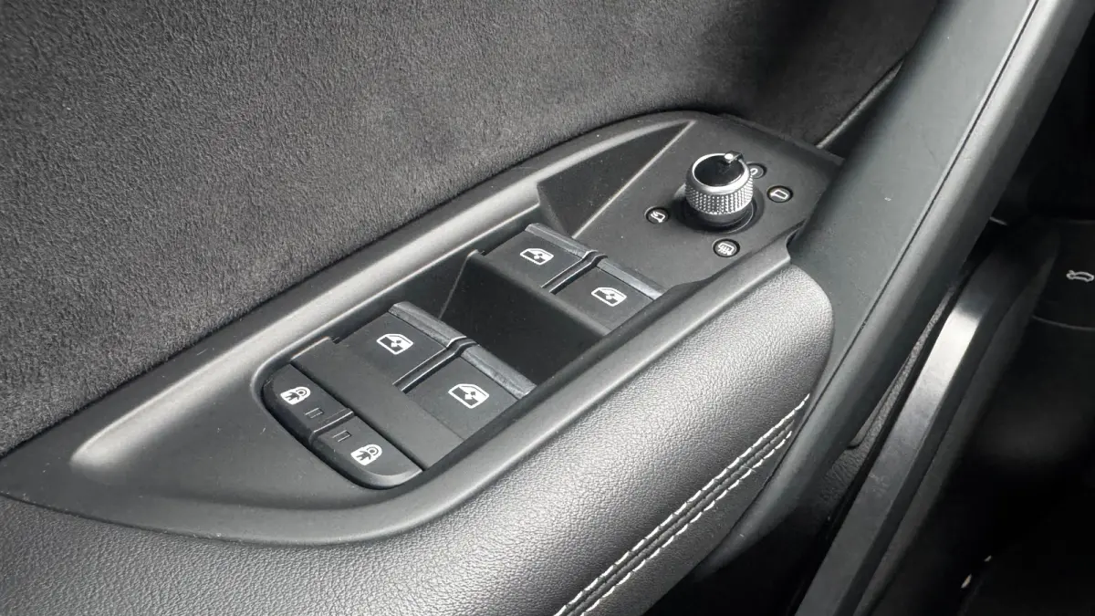 55 TFSIe 367PK S EDITION AUTOMAAT / NAVI / LEDER / CLIMA / FULL-LED / PDC / KEYLESS / 20" LMV / 2X S-LINE / ADAPT. CRUISE !!