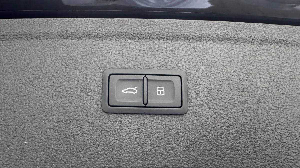55 TFSIe 367PK S EDITION AUTOMAAT / NAVI / LEDER / CLIMA / FULL-LED / PDC / KEYLESS / 20" LMV / 2X S-LINE / ADAPT. CRUISE !!