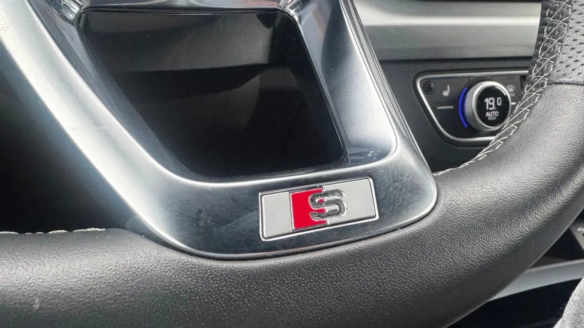 55 TFSIe 367PK S EDITION AUTOMAAT / NAVI / LEDER / CLIMA / FULL-LED / PDC / KEYLESS / 20" LMV / 2X S-LINE / ADAPT. CRUISE !!