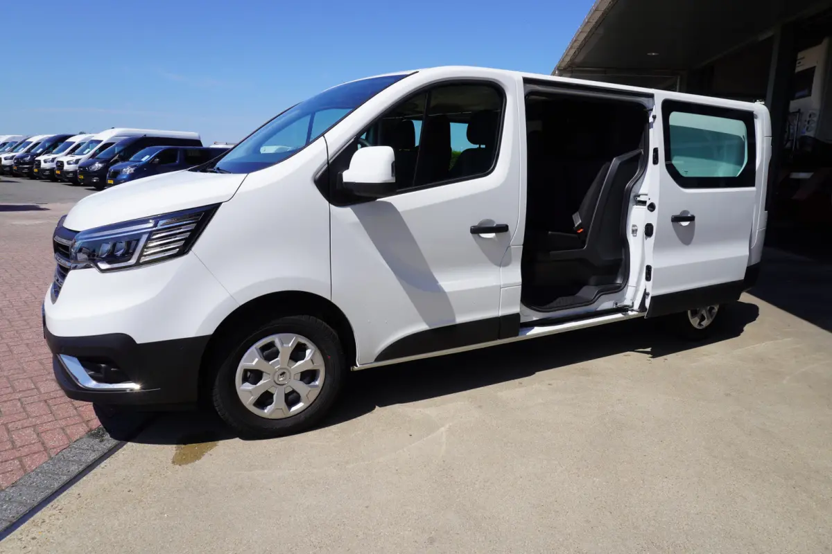 2.0 Blue dCi 150PK T29 L2H1 Advance DC Automaat nr. V042 | Climate | Cruise | Navi | Schuifdeur links en rechts