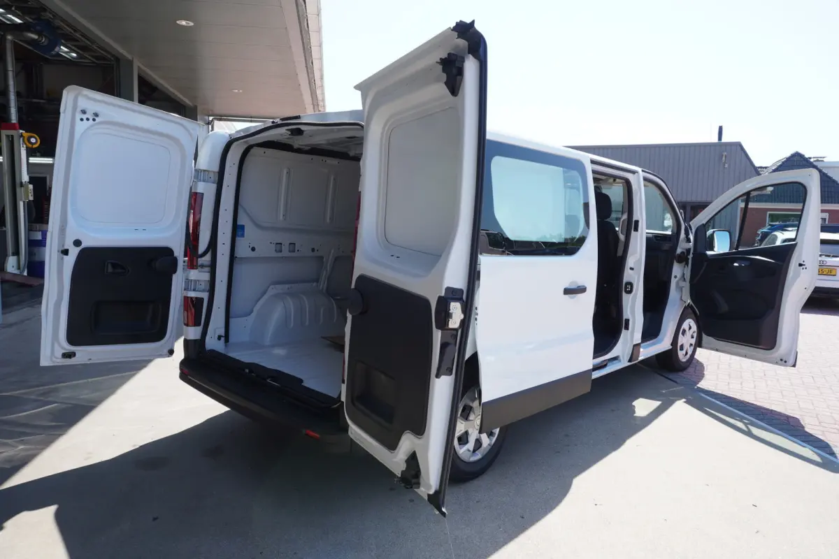 2.0 Blue dCi 150PK T29 L2H1 Advance DC Automaat nr. V042 | Climate | Cruise | Navi | Schuifdeur links en rechts