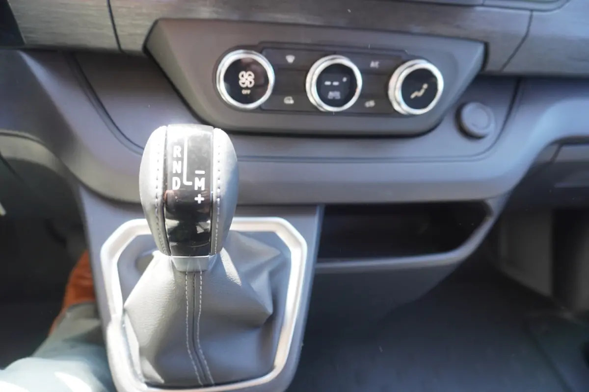 2.0 Blue dCi 150PK T29 L2H1 Advance DC Automaat nr. V042 | Climate | Cruise | Navi | Schuifdeur links en rechts