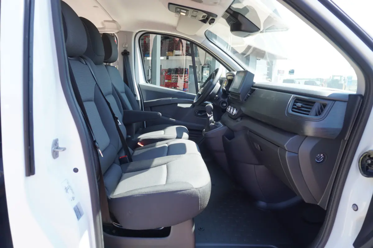 2.0 Blue dCi 150PK T29 L2H1 Advance DC Automaat nr. V042 | Climate | Cruise | Navi | Schuifdeur links en rechts