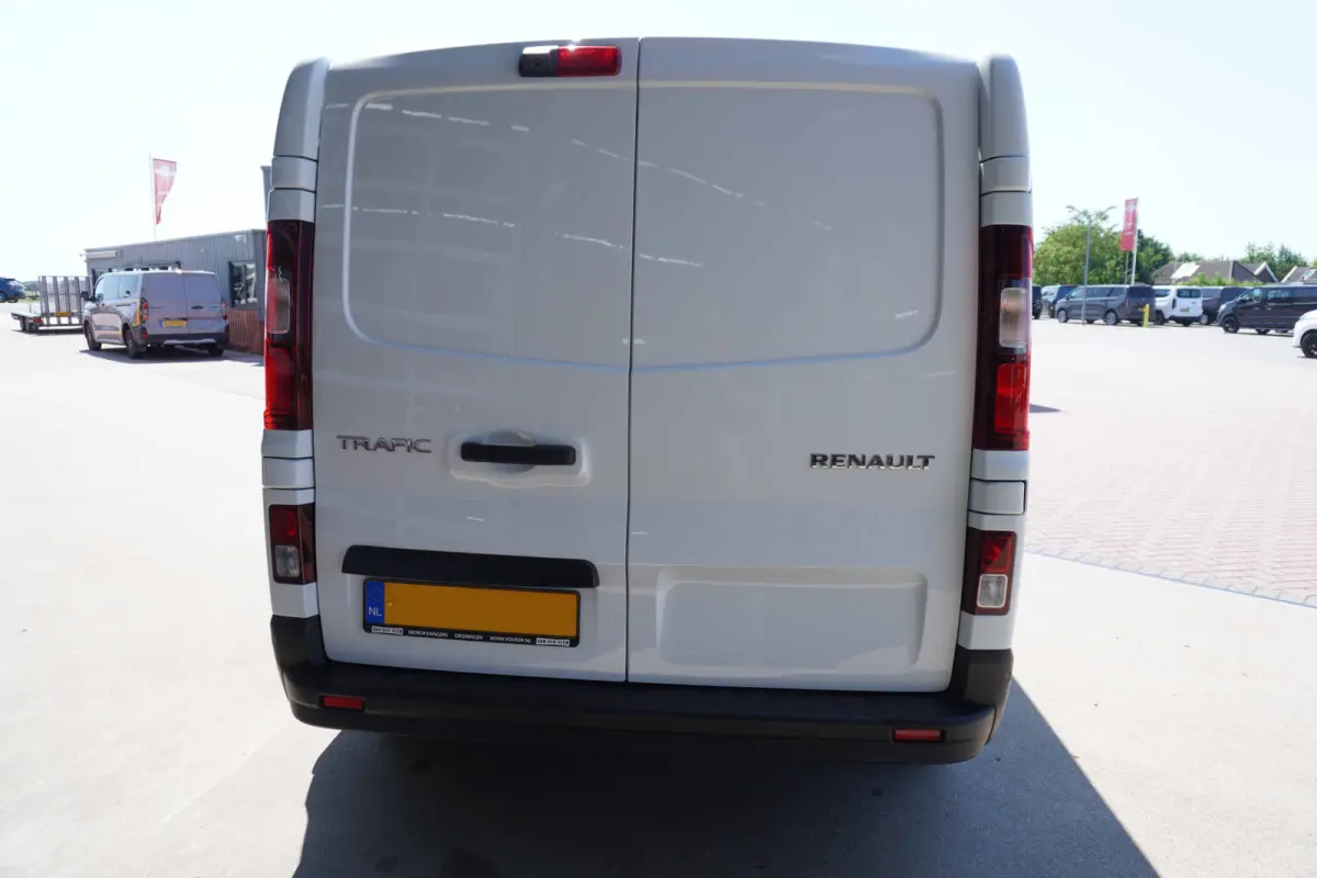 2.0 Blue dCi 150PK T29 L2H1 Advance DC Automaat nr. V042 | Climate | Cruise | Navi | Schuifdeur links en rechts