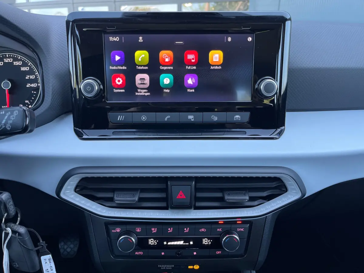 1.0 EcoTSI Style NL.Auto/Climatronic/Carplay/Cruise-control/1Ste Eigenaar/Dealer Onderhouden