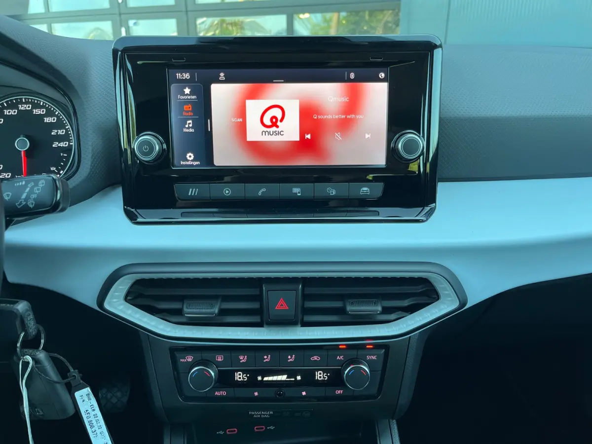 1.0 EcoTSI Style NL.Auto/Climatronic/Carplay/Cruise-control/1Ste Eigenaar/Dealer Onderhouden