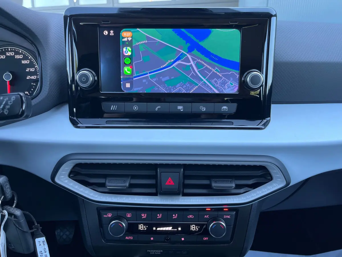 1.0 EcoTSI Style NL.Auto/Climatronic/Carplay/Cruise-control/1Ste Eigenaar/Dealer Onderhouden