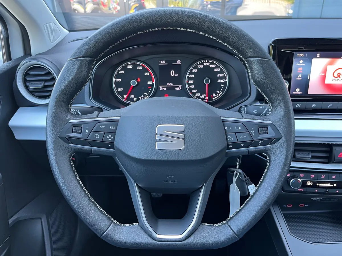 1.0 EcoTSI Style NL.Auto/Climatronic/Carplay/Cruise-control/1Ste Eigenaar/Dealer Onderhouden