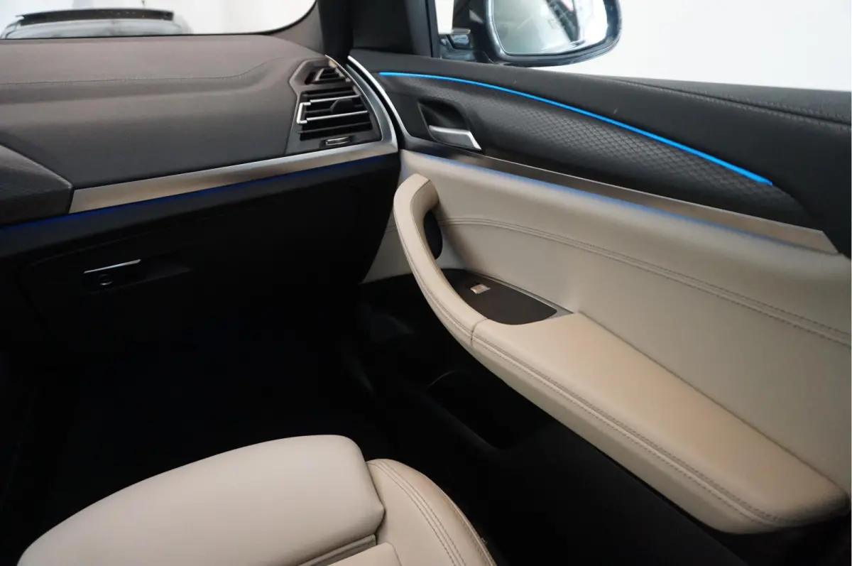 xDrive30e High Executive M-SPORT | Trekhaak | Panoramadak | Adaptive + Lane | BTW auto | Apple Carplay |
