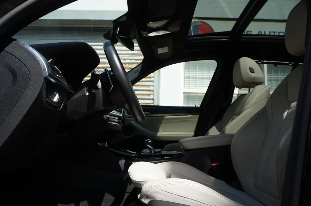 xDrive30e High Executive M-SPORT | Trekhaak | Panoramadak | Adaptive + Lane | BTW auto | Apple Carplay |