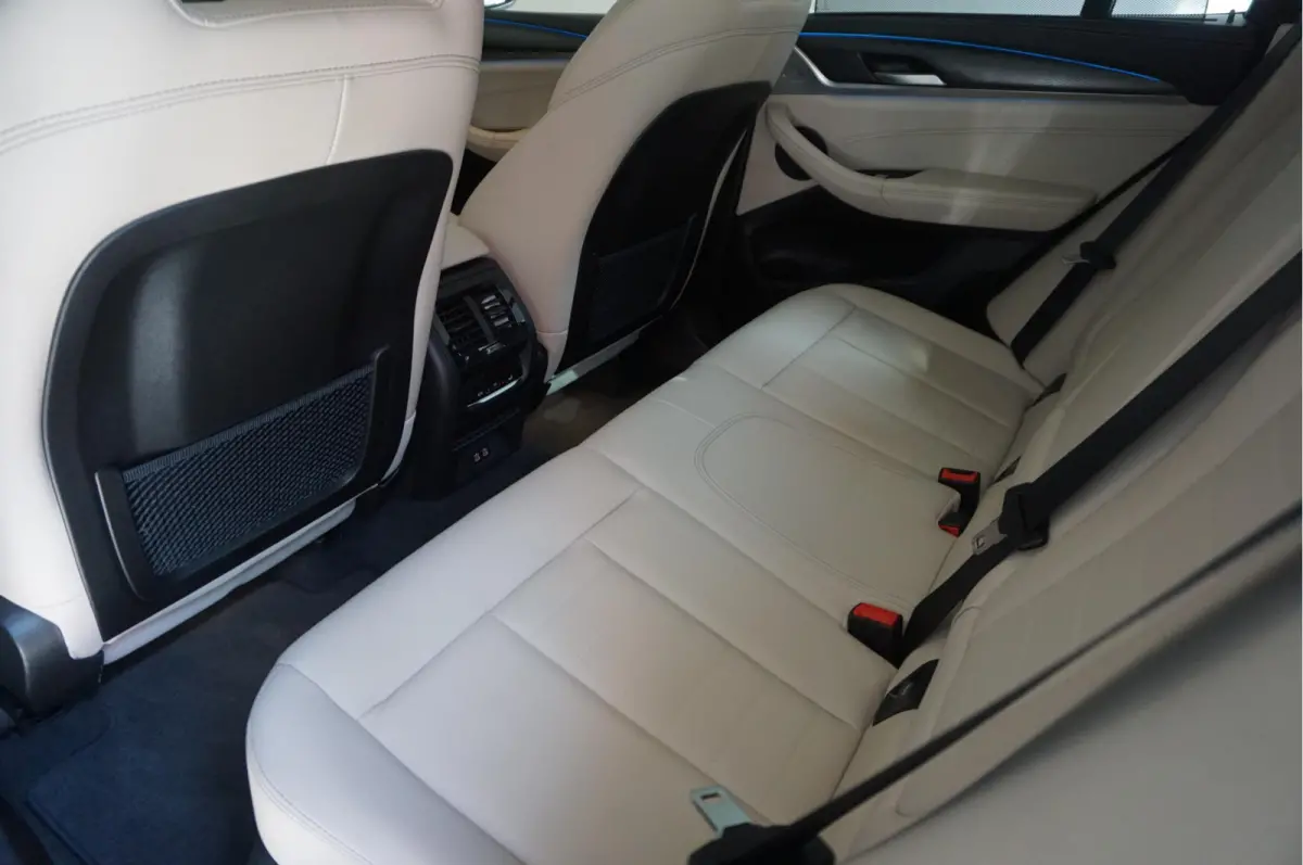 xDrive30e High Executive M-SPORT | Trekhaak | Panoramadak | Adaptive + Lane | BTW auto | Apple Carplay |