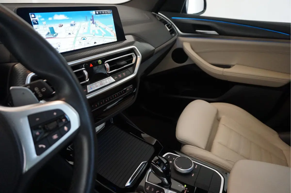 xDrive30e High Executive M-SPORT | Trekhaak | Panoramadak | Adaptive + Lane | BTW auto | Apple Carplay |
