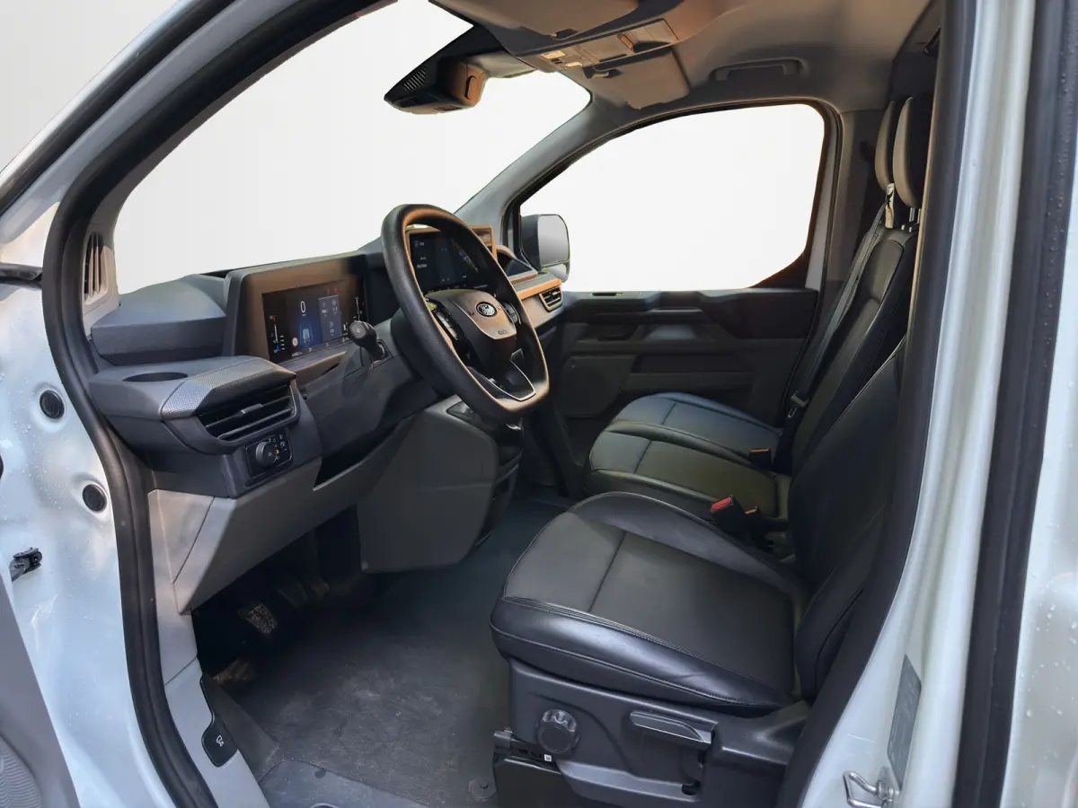 300 L2 Trend 136pk | L2 | Camera | Carplay | Schuifdeur Rechts |