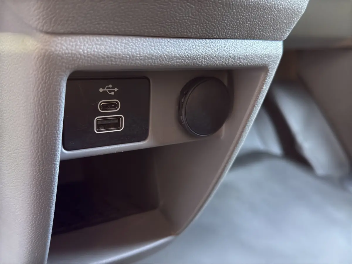 300 L2 Trend 136pk | L2 | Camera | Carplay | Schuifdeur Rechts |
