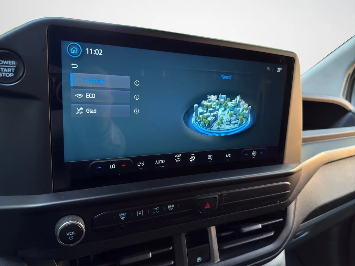 300 L2 Trend 136pk | L2 | Camera | Carplay | Schuifdeur Rechts |