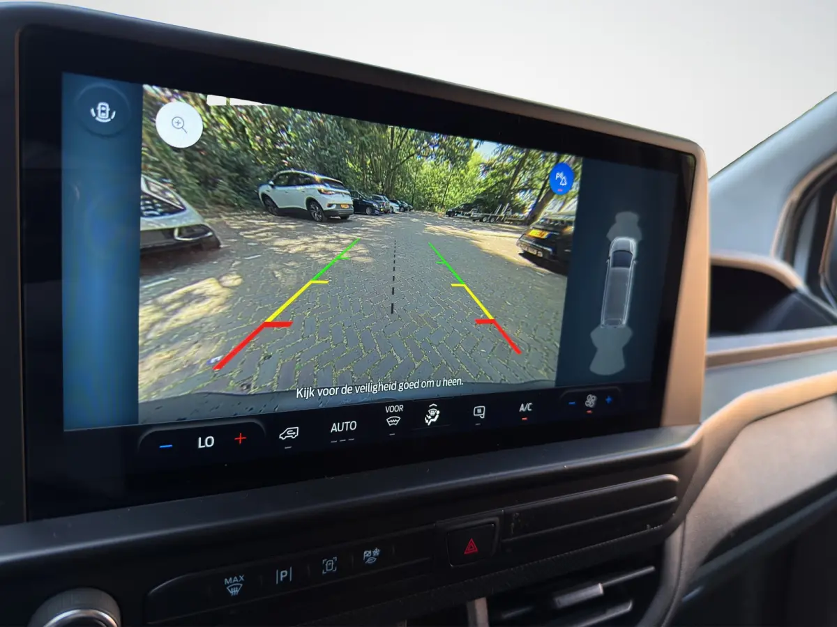 300 L2 Trend 136pk | L2 | Camera | Carplay | Schuifdeur Rechts |