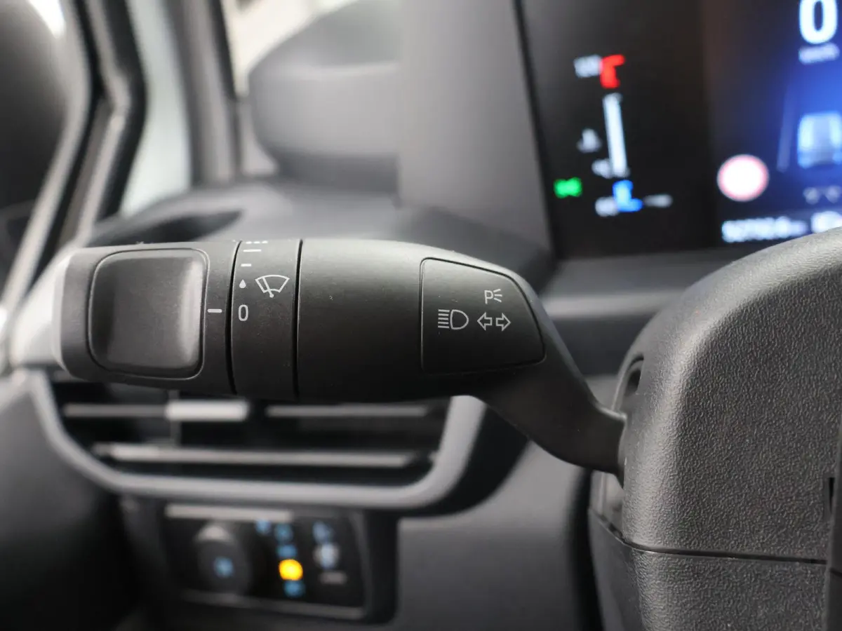 300 | 2.0 TDCI | L2 H1 | Trend | 3-zits | Parkeercamera | Cruise Control | Apple Carplay/Android Auto