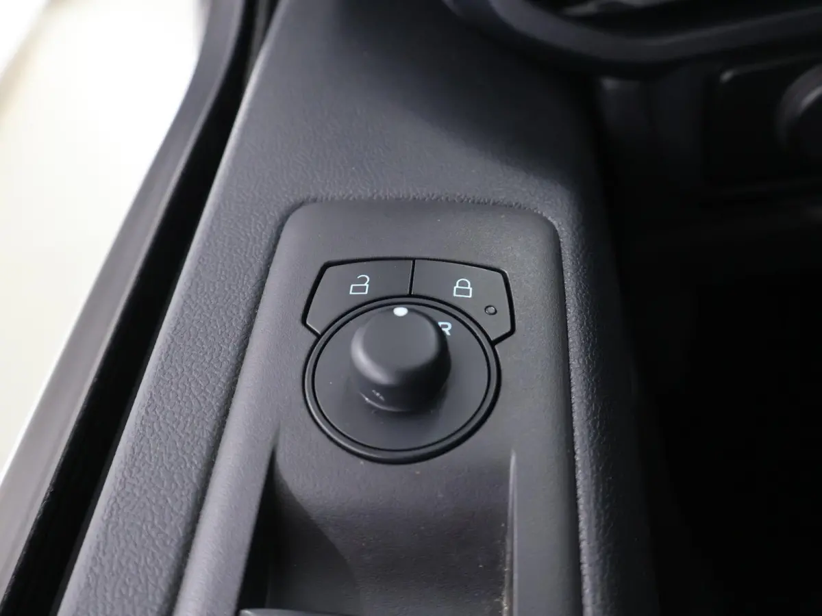 300 | 2.0 TDCI | L2 H1 | Trend | 3-zits | Parkeercamera | Cruise Control | Apple Carplay/Android Auto