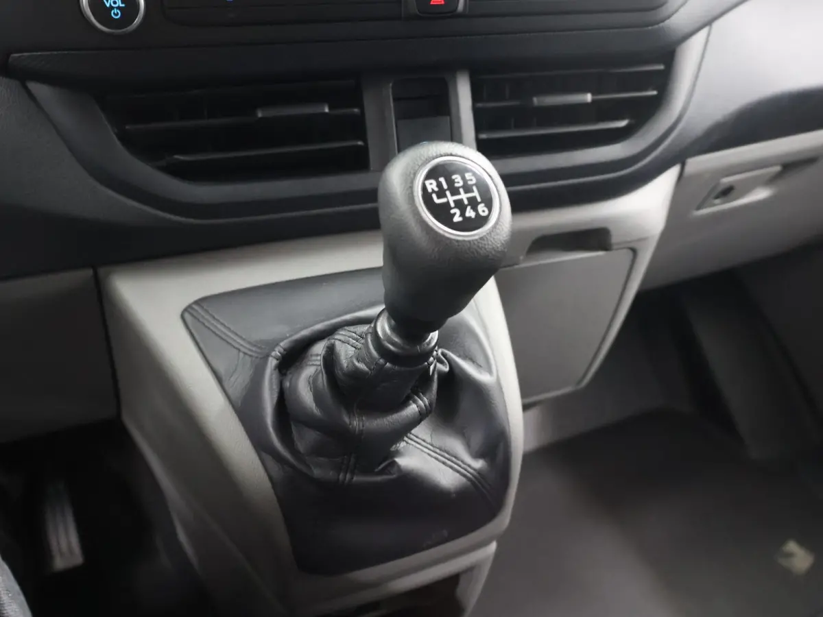 300 | 2.0 TDCI | L2 H1 | Trend | 3-zits | Parkeercamera | Cruise Control | Apple Carplay/Android Auto