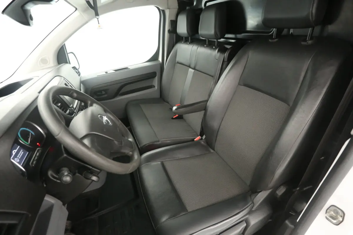 L2H1 75 kWh Long Range | Snelladen | SOH 87% | Airco | Cruise | 3 Zits | Carplay | Parkeersens.
