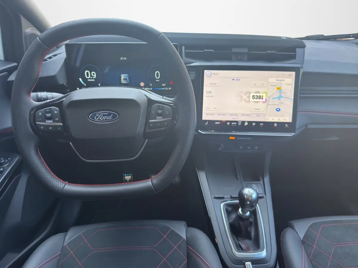1.0 EcoBoost ST-Line X 125pk | Panoramadak | Driver Assistance- & Winter Pack | Elekt. Achterklep |